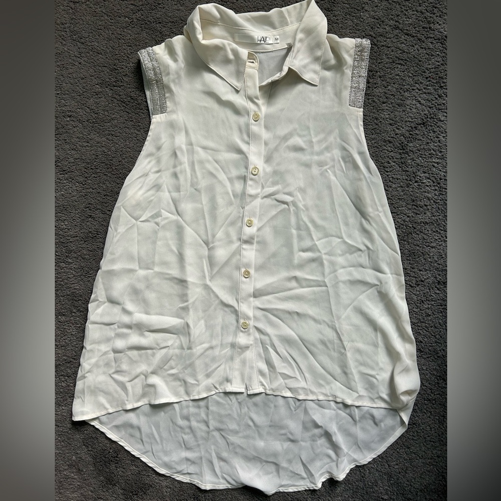 HAVE Off-White Sleeveless High-Low Blouse with Collar